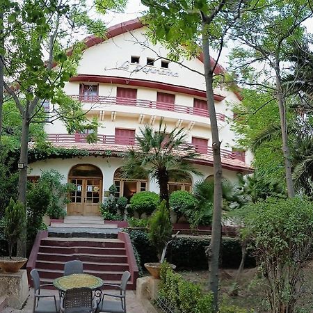 אזרו Hotel Panorama מראה חיצוני תמונה