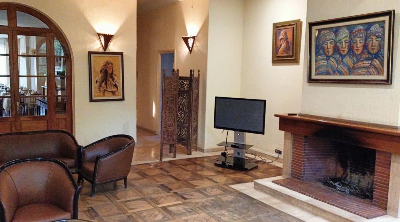 אזרו Hotel Panorama מראה חיצוני תמונה