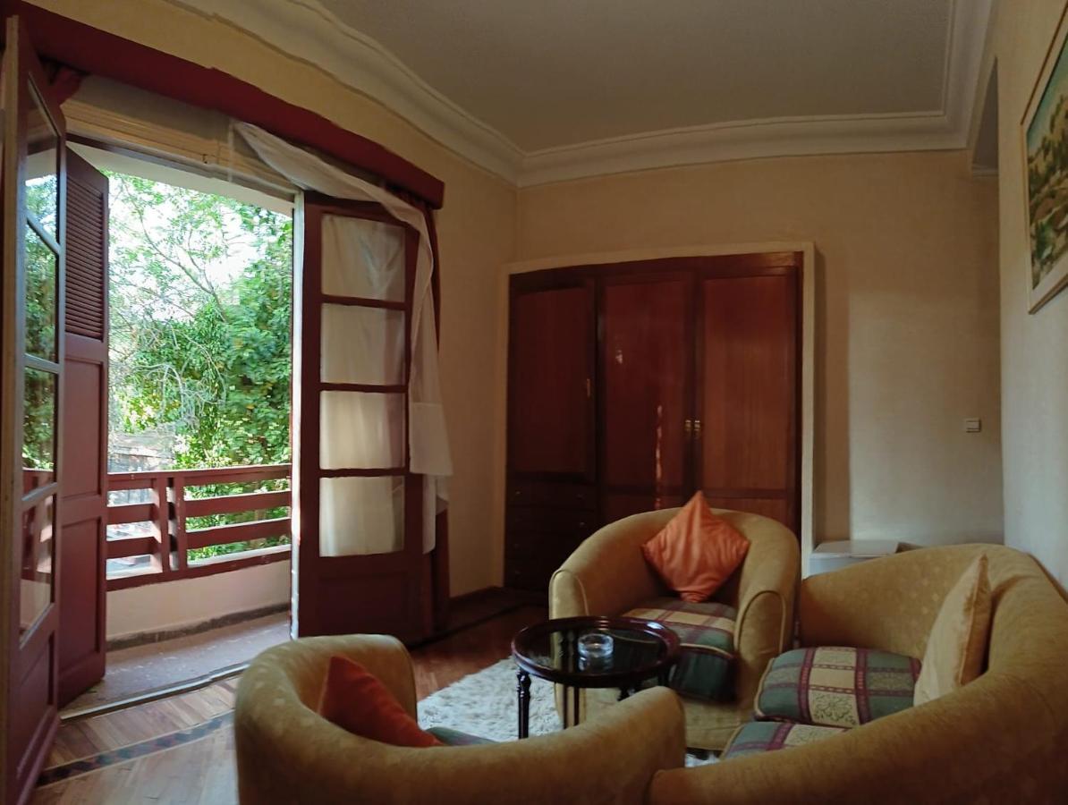 אזרו Hotel Panorama מראה חיצוני תמונה