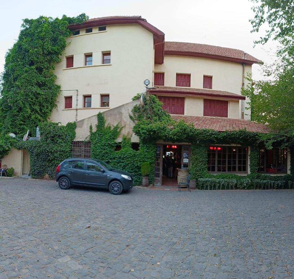 אזרו Hotel Panorama מראה חיצוני תמונה