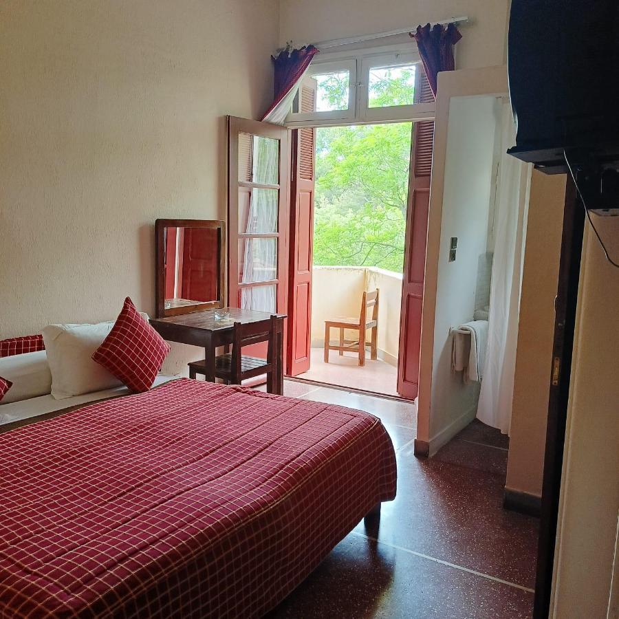 אזרו Hotel Panorama מראה חיצוני תמונה