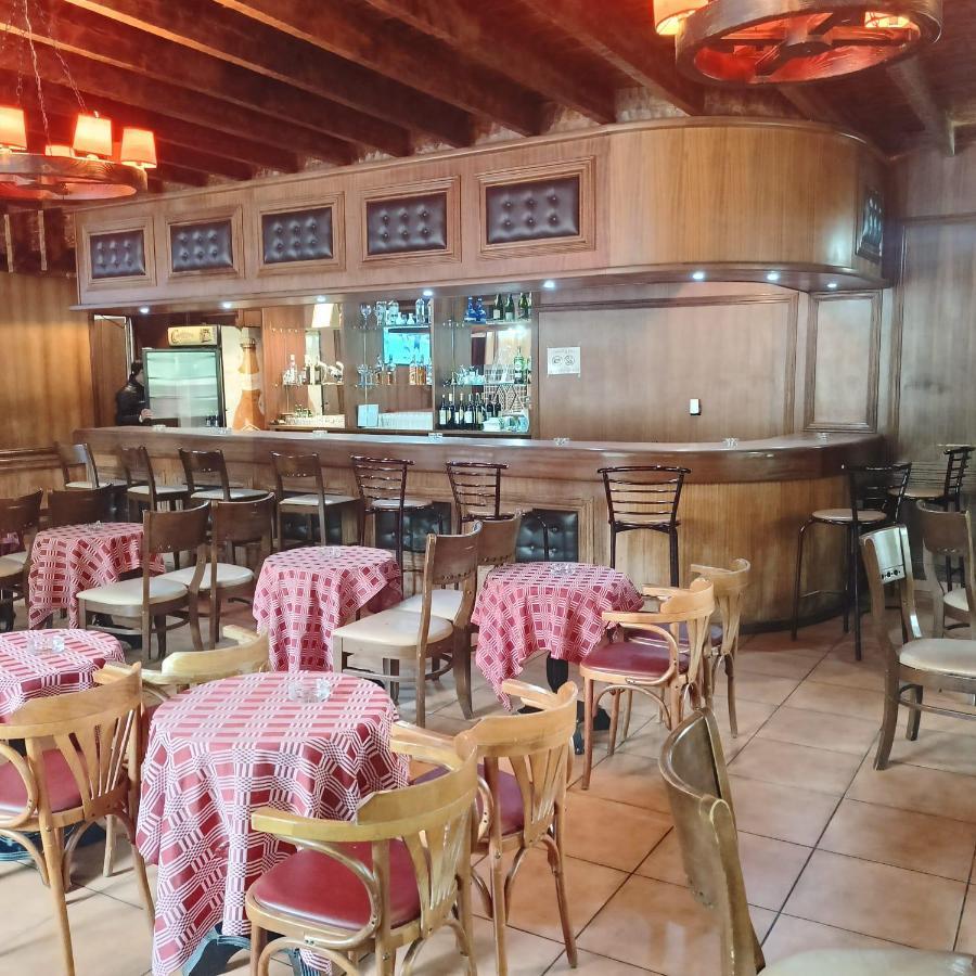 אזרו Hotel Panorama מראה חיצוני תמונה