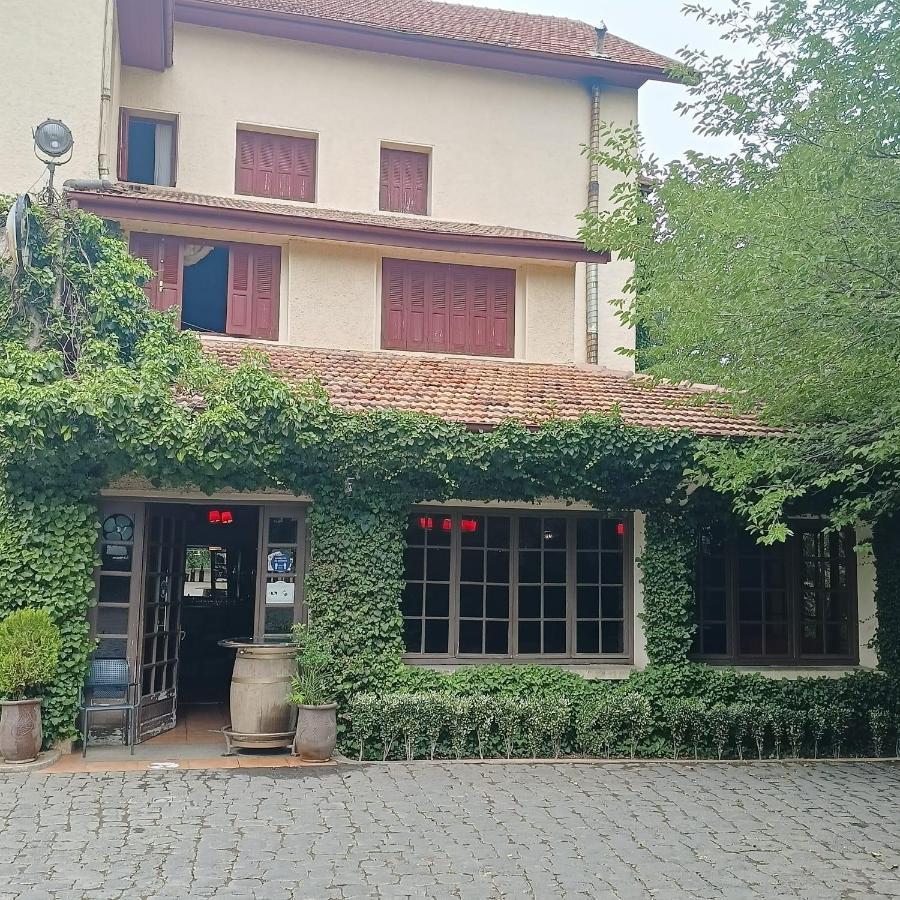 אזרו Hotel Panorama מראה חיצוני תמונה
