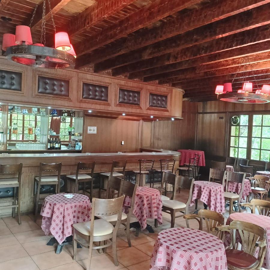 אזרו Hotel Panorama מראה חיצוני תמונה